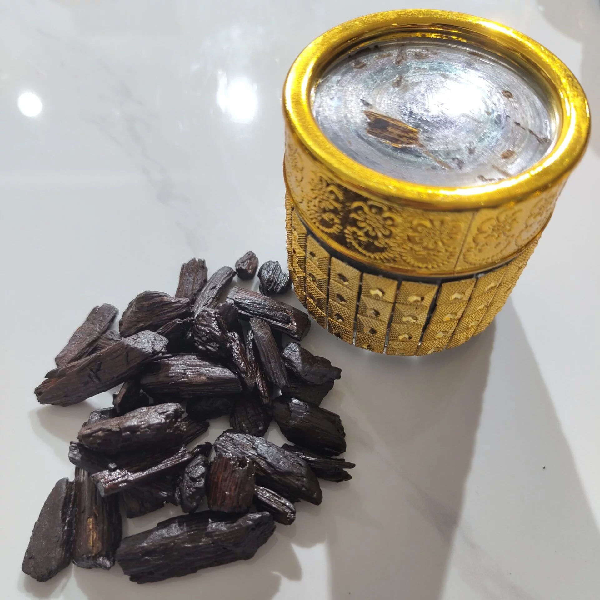 Oud Matthar - Image 2